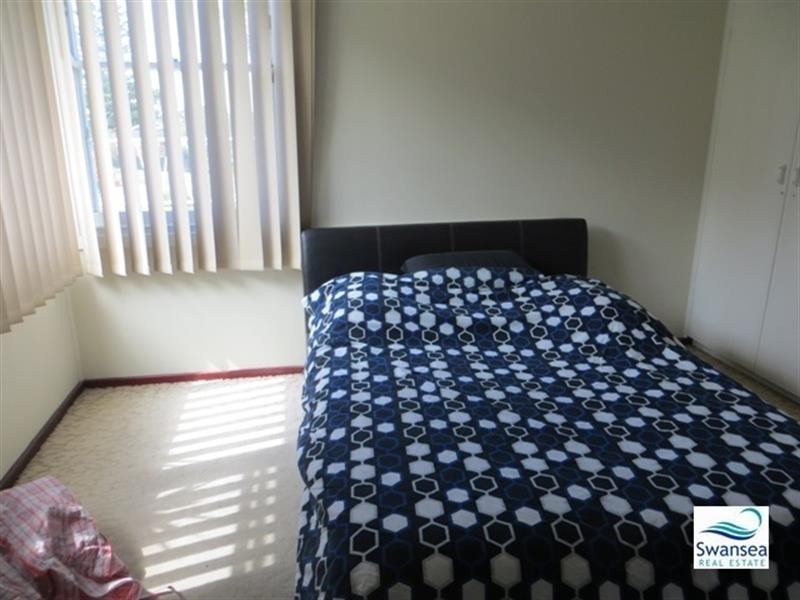 54 Ocean View Pde, Caves Beach NSW 2281