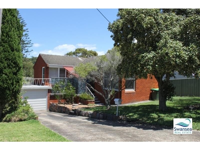 54 Ocean View Pde, Caves Beach NSW 2281
