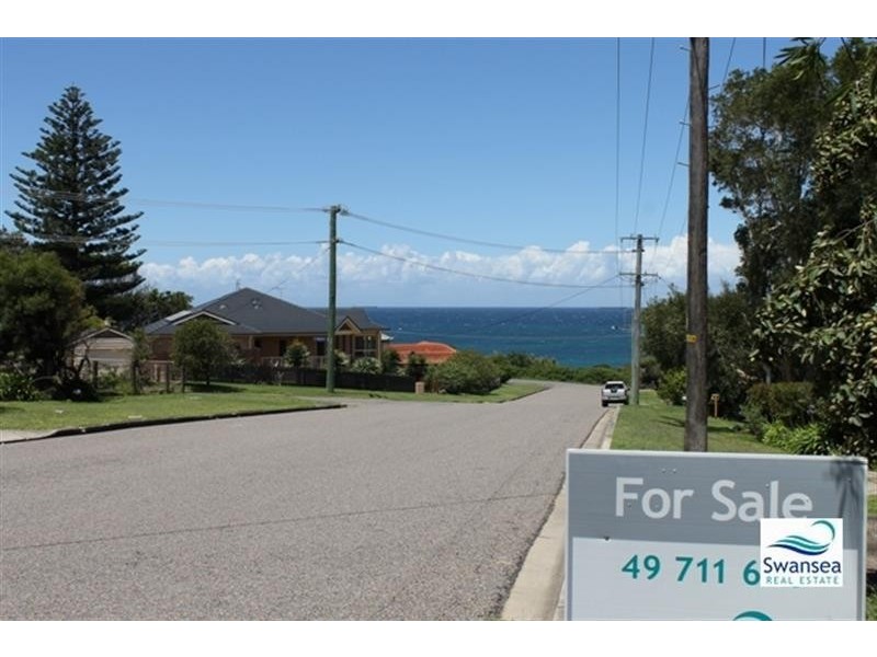 54 Ocean View Pde, Caves Beach NSW 2281