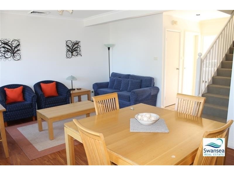 402 Currawong Cct, Cams Wharf NSW 2281