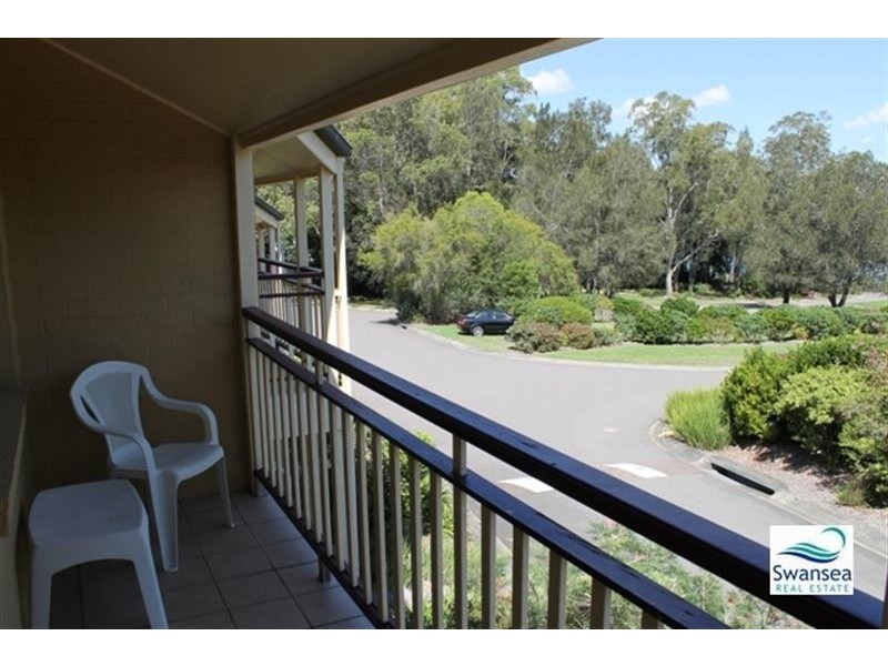 402 Currawong Cct, Cams Wharf NSW 2281
