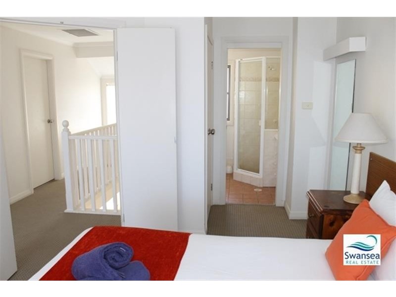 402 Currawong Cct, Cams Wharf NSW 2281