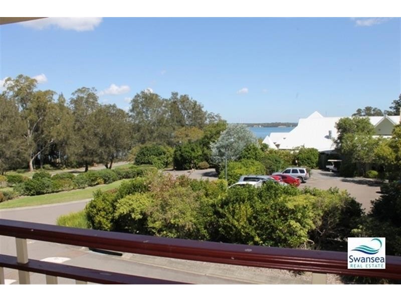 402 Currawong Cct, Cams Wharf NSW 2281