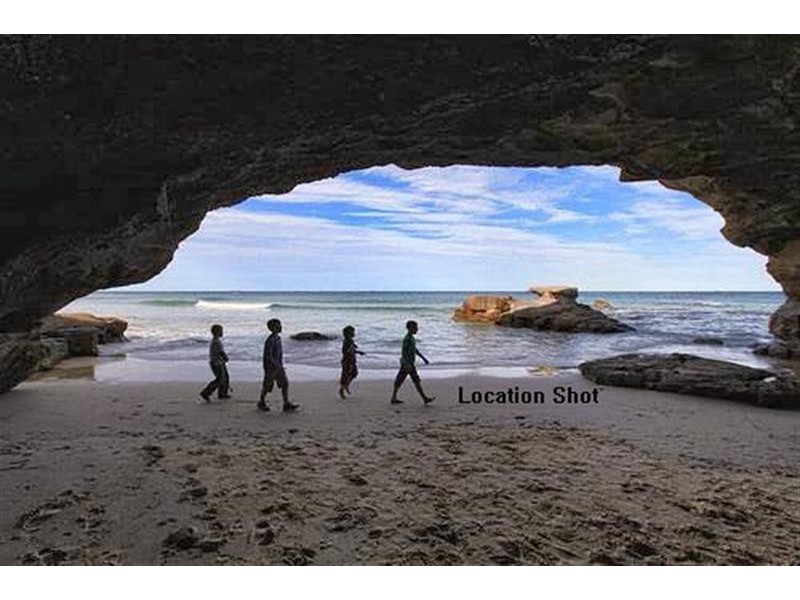 41 Tasman  Ct, Caves Beach NSW 2281