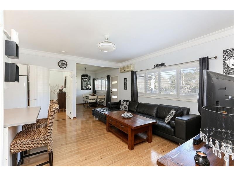 128 Lakeview Pde, Blacksmiths NSW 2281