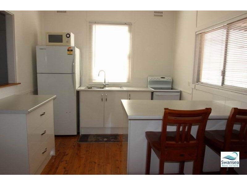 70 Pelican St, Swansea NSW 2281