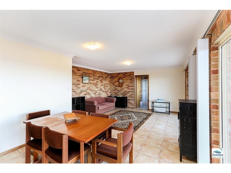 17 Sea Eagle Cres, Caves Beach NSW 2281