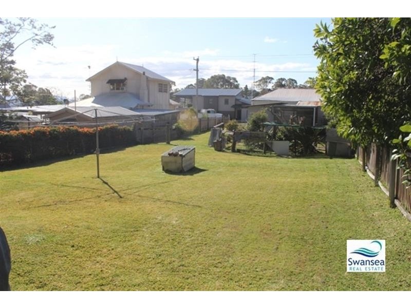8 Waterview Rd, Nords Wharf NSW 2281