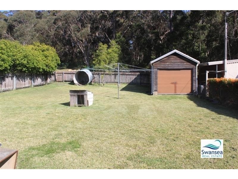 8 Waterview Rd, Nords Wharf NSW 2281