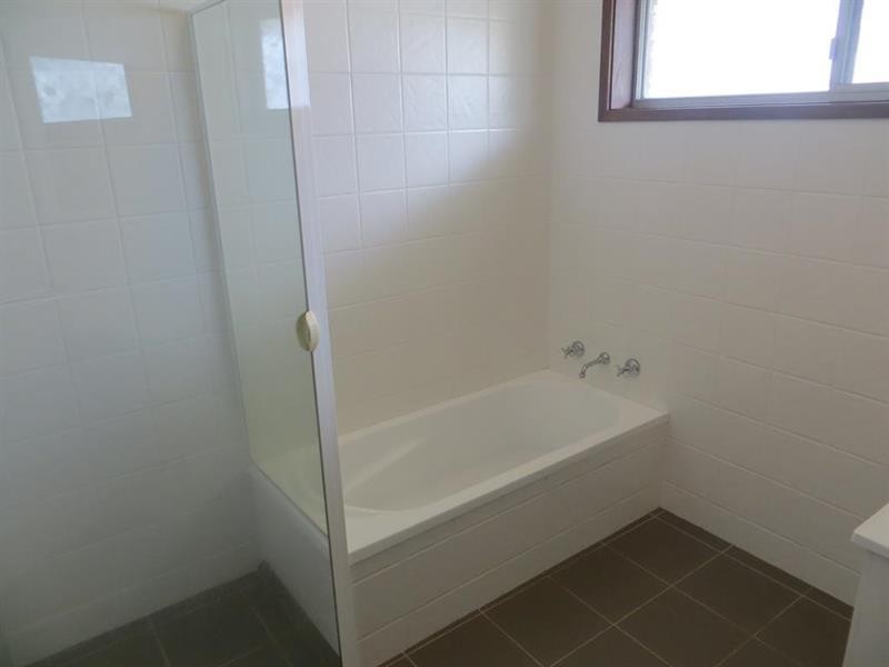 117 Park Ave, Caves Beach NSW 2281