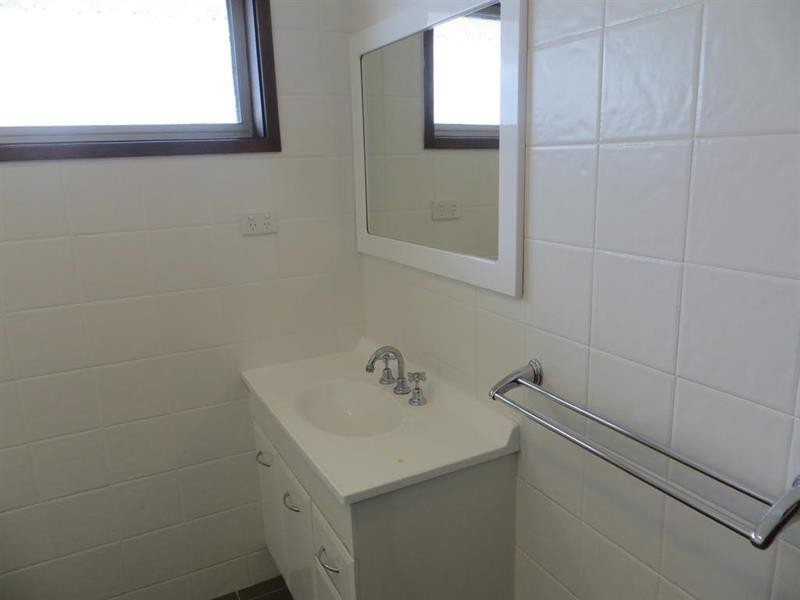 117 Park Ave, Caves Beach NSW 2281