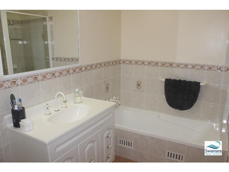 1/261 Pacific Hwy, Swansea NSW 2281