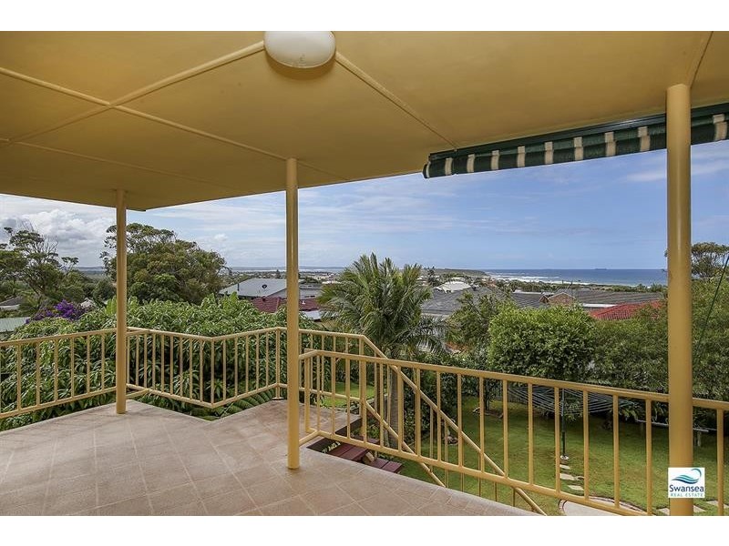 47 Park Ave, Caves Beach NSW 2281