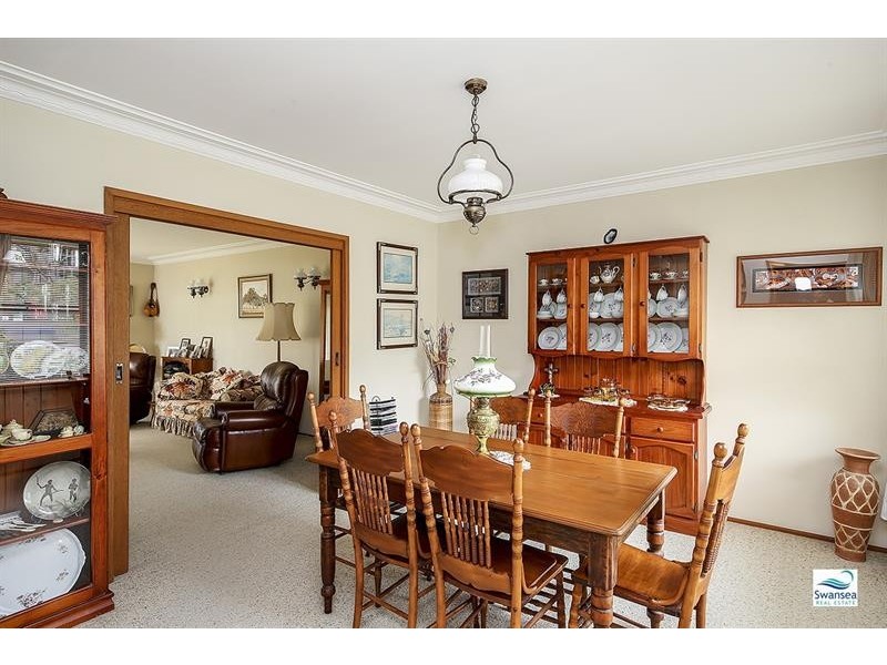 47 Park Ave, Caves Beach NSW 2281