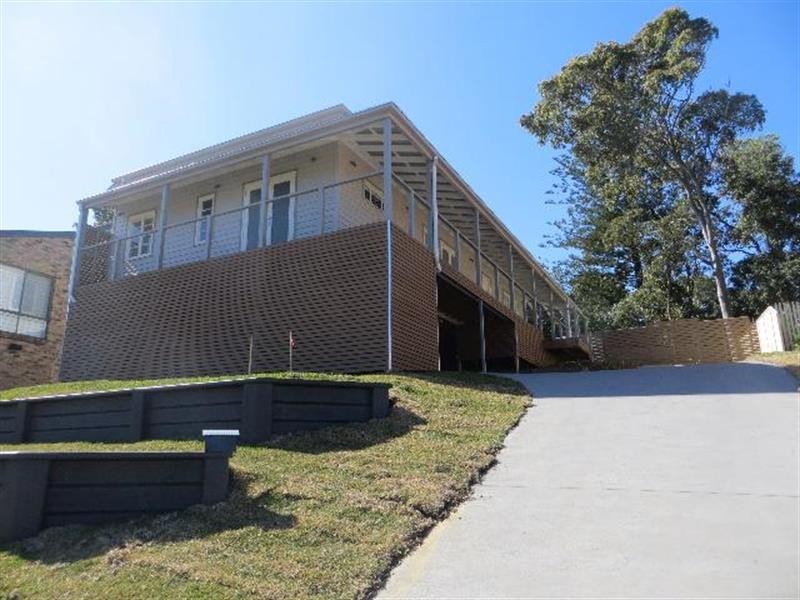 18 Copper Valley Cl, Caves Beach NSW 2281