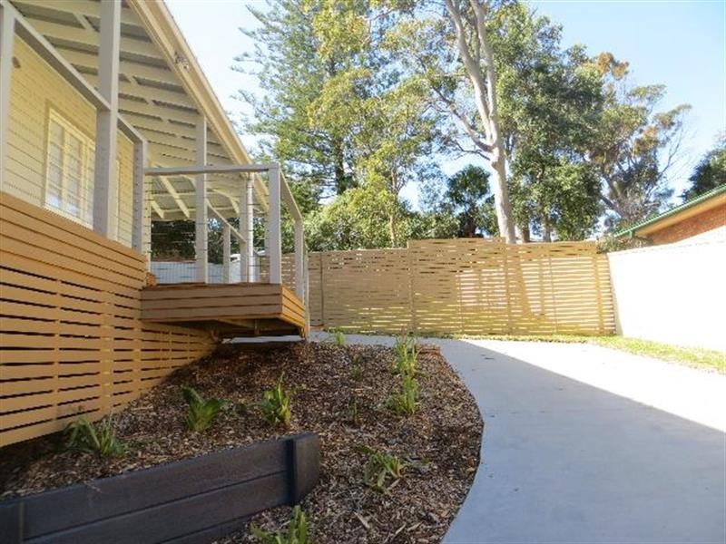 18 Copper Valley Cl, Caves Beach NSW 2281