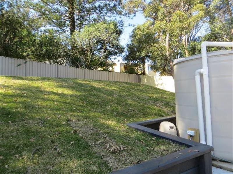 18 Copper Valley Cl, Caves Beach NSW 2281