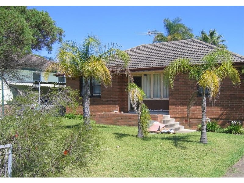 6 Martha St, Caves Beach NSW 2281