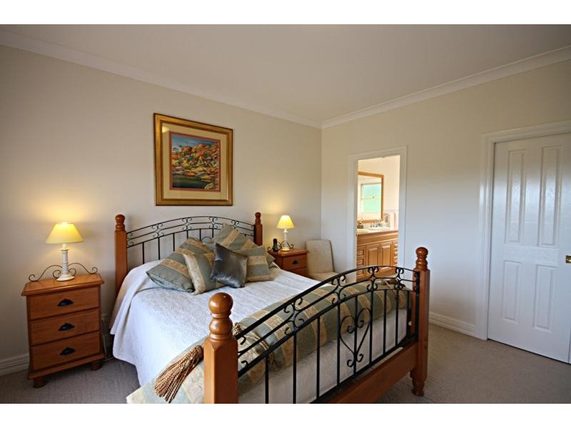 14 Yuille Ave, Bundanoon NSW 2578
