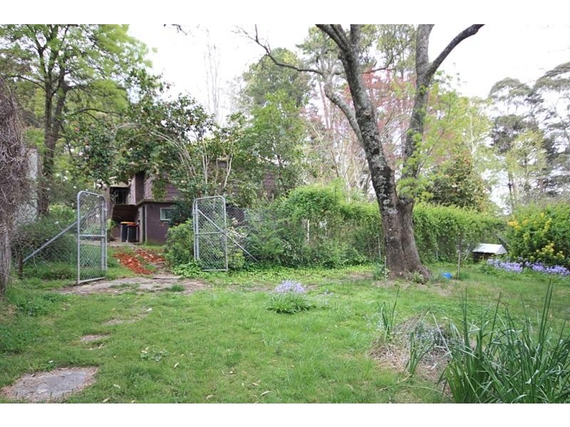 2 Hawthorne St, Bundanoon NSW 2578