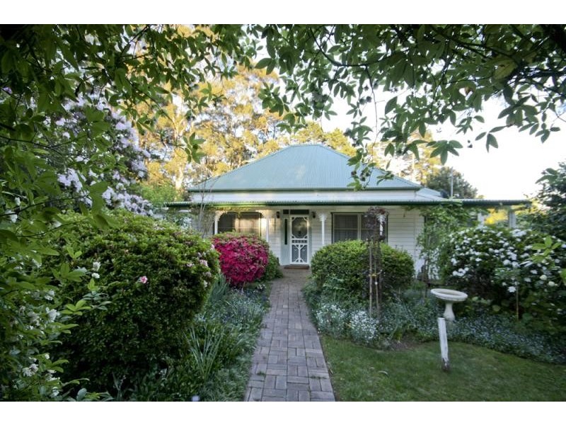 1 Hawthorne  St, Bundanoon NSW 2578