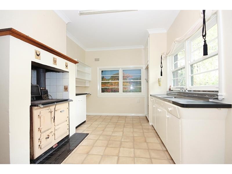 2 Hawthorne St, Bundanoon NSW 2578