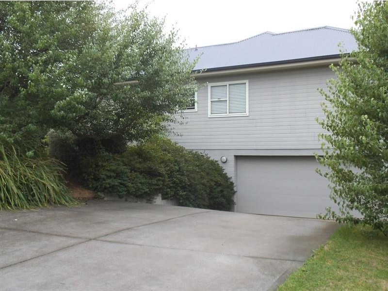 2 Robbie Burns Pl, Bundanoon NSW 2578