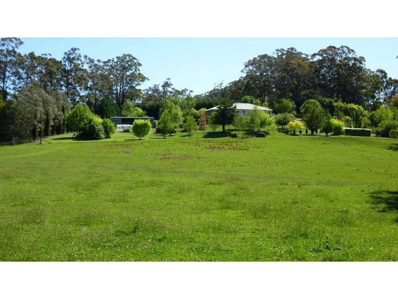 14 Yuille Ave, Bundanoon NSW 2578