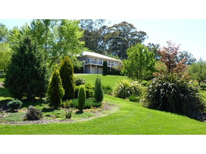 14 Yuille Ave, Bundanoon NSW 2578