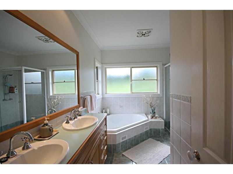 14 Yuille Ave, Bundanoon NSW 2578