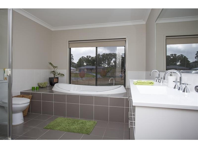 5 Larkin  Cl, Bundanoon NSW 2578