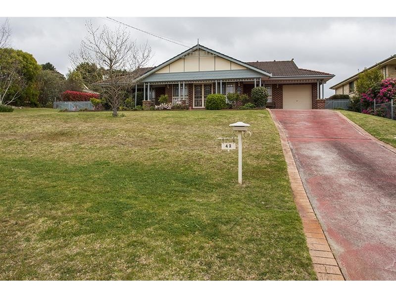 42 Birriga Ave, Bundanoon NSW 2578