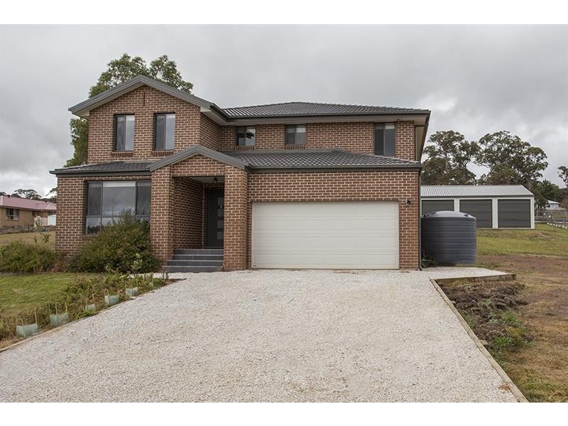 5 Larkin Cl, Bundanoon NSW 2578