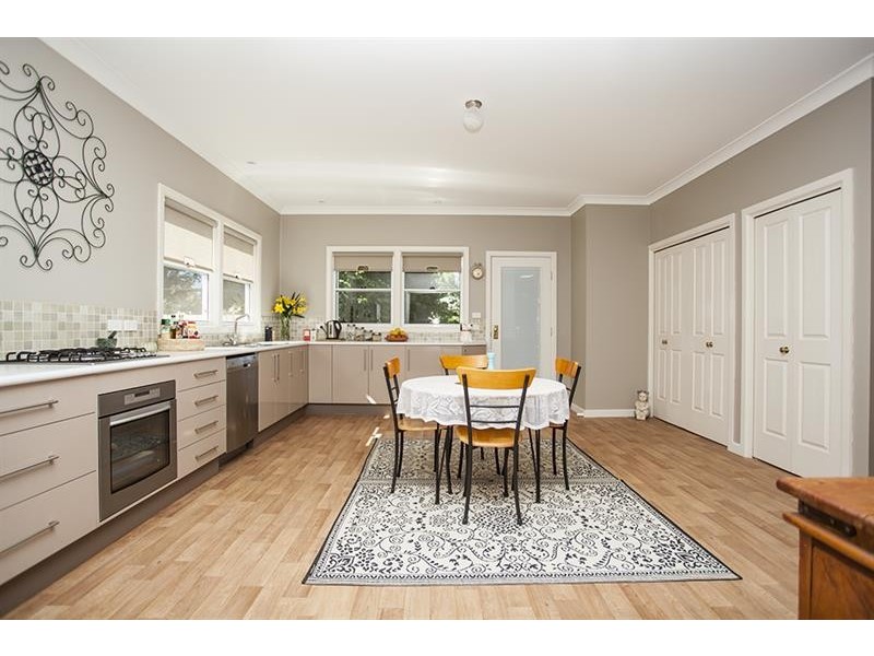 5 Kintyre Cl, Bundanoon NSW 2578