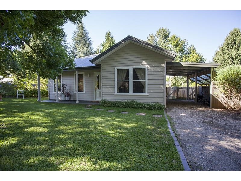 5 Kintyre Cl, Bundanoon NSW 2578