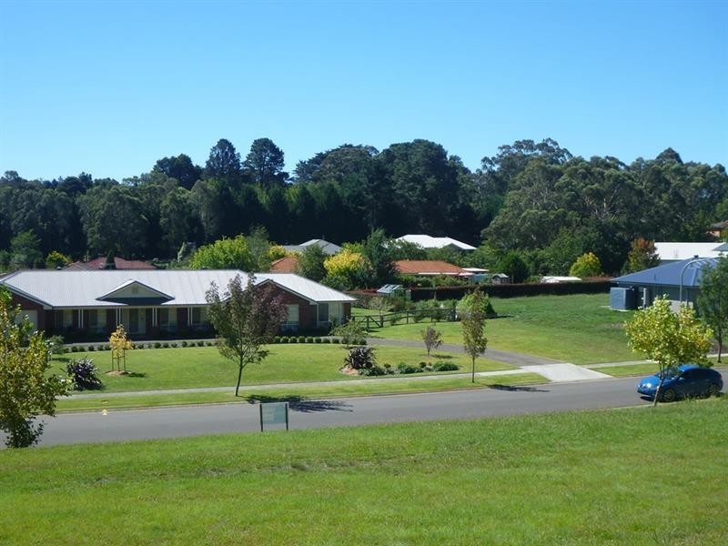 11 Bromhall Rd, Bundanoon NSW 2578