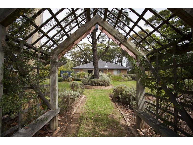 12 Garbutts Rd, Wingello NSW 2579