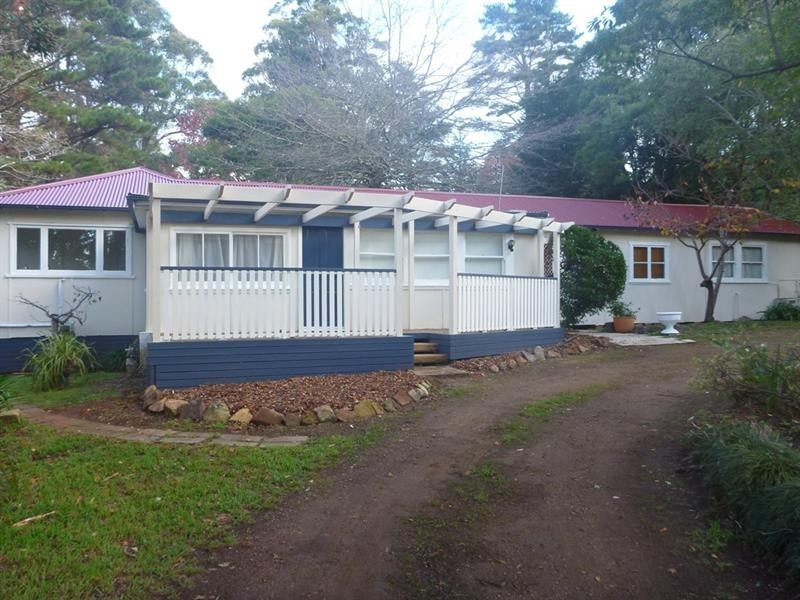 9 Garland  Rd, Bundanoon NSW 2578