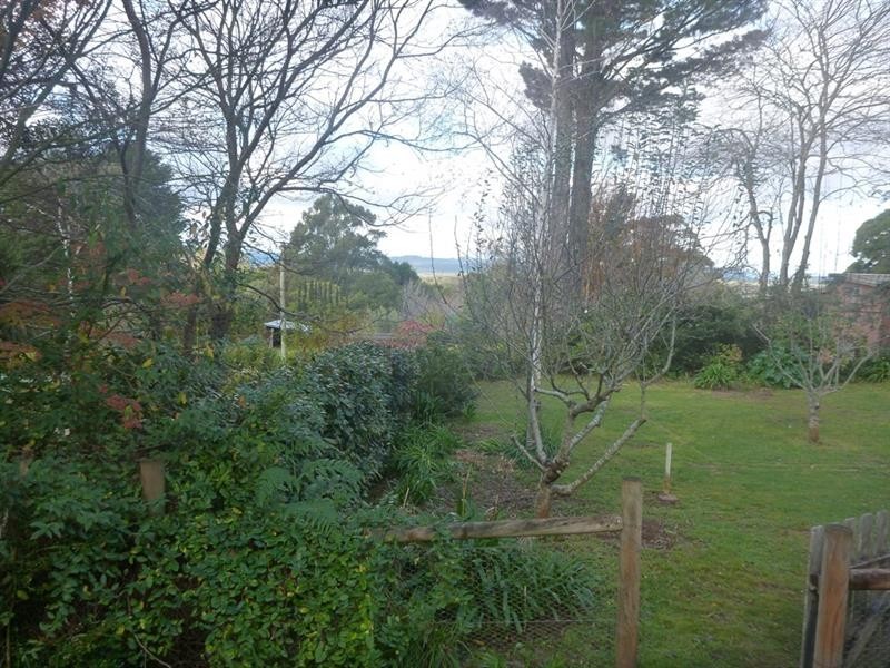 9 Garland  Rd, Bundanoon NSW 2578