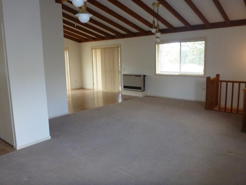 6 Lucas St, Bundanoon NSW 2578