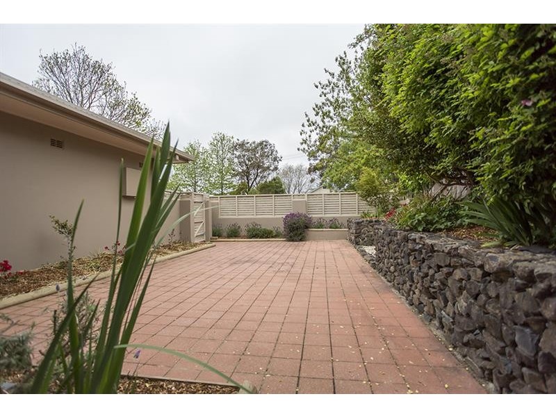 24 Hill  St, Bundanoon NSW 2578