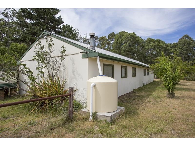 27 Badgerys Lookout Rd, Tallong NSW 2579