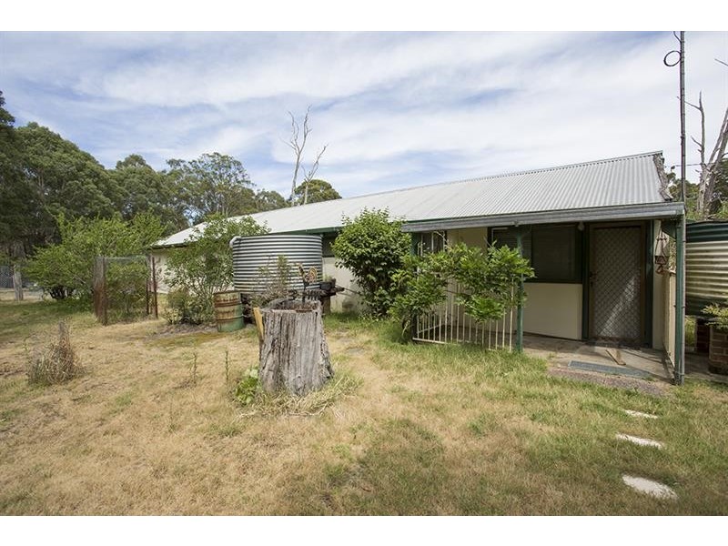 27 Badgerys Lookout Rd, Tallong NSW 2579