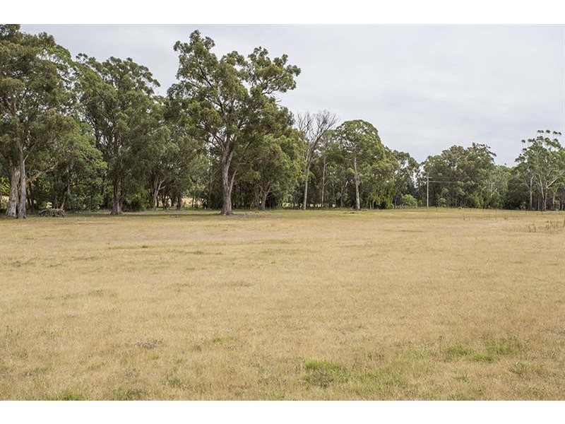 27 Badgerys Lookout Rd, Tallong NSW 2579