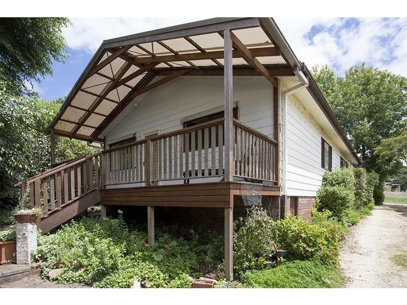 19 Hill St, Bundanoon NSW 2578