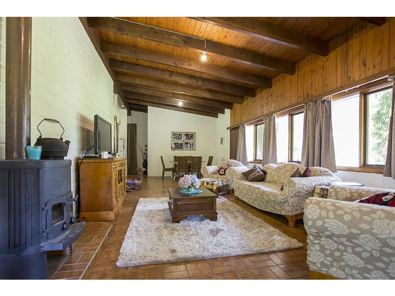 339 Caoura  Rd, Tallong NSW 2579