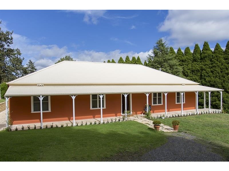 6 Nicholas  Ave, Bundanoon NSW 2578