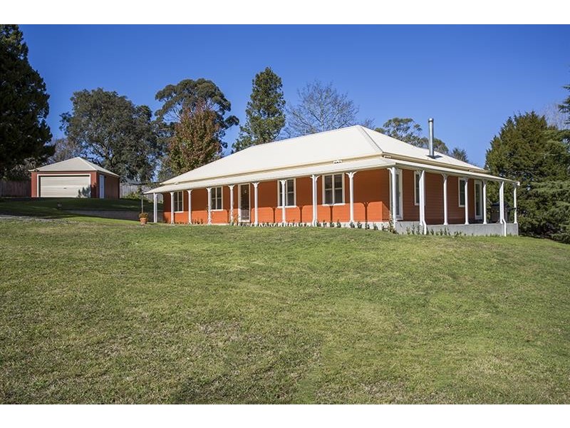 6 Nicholas  Ave, Bundanoon NSW 2578