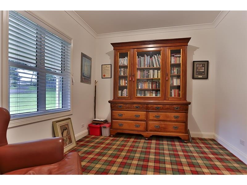 6 Nicholas  Ave, Bundanoon NSW 2578