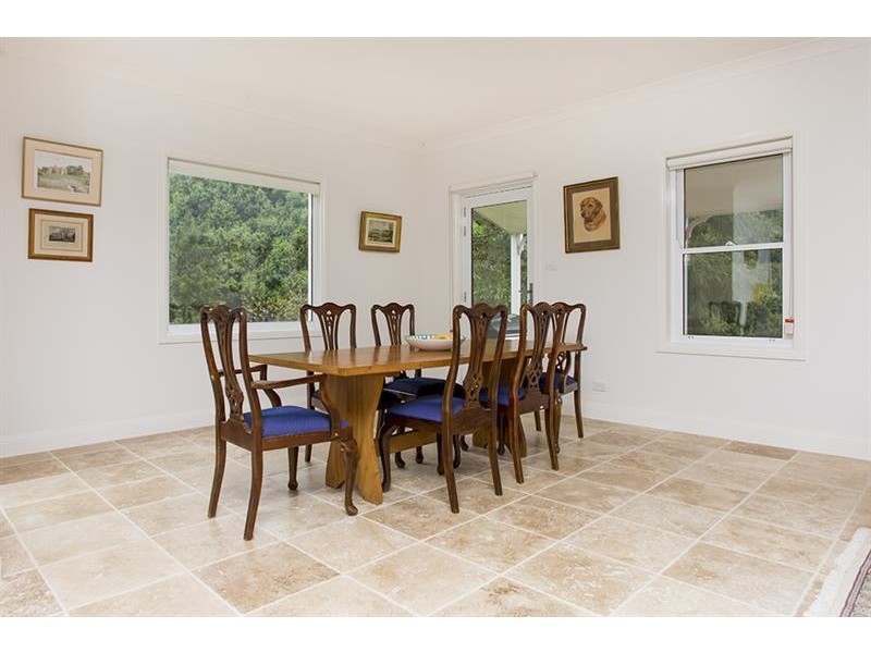 6 Nicholas  Ave, Bundanoon NSW 2578